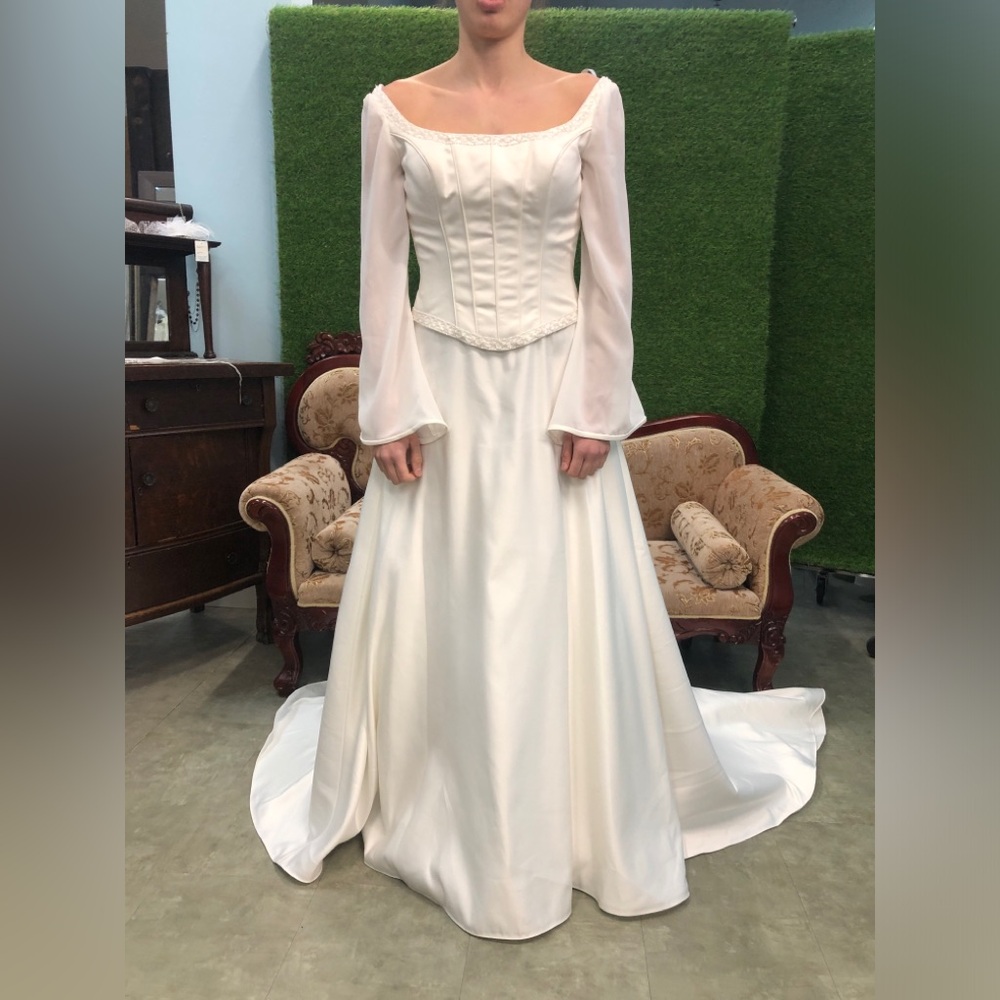 Bridgerton Wedding Dress, BELL LONG SLEEVE, Square Scoop Neck, Aline Ballgown